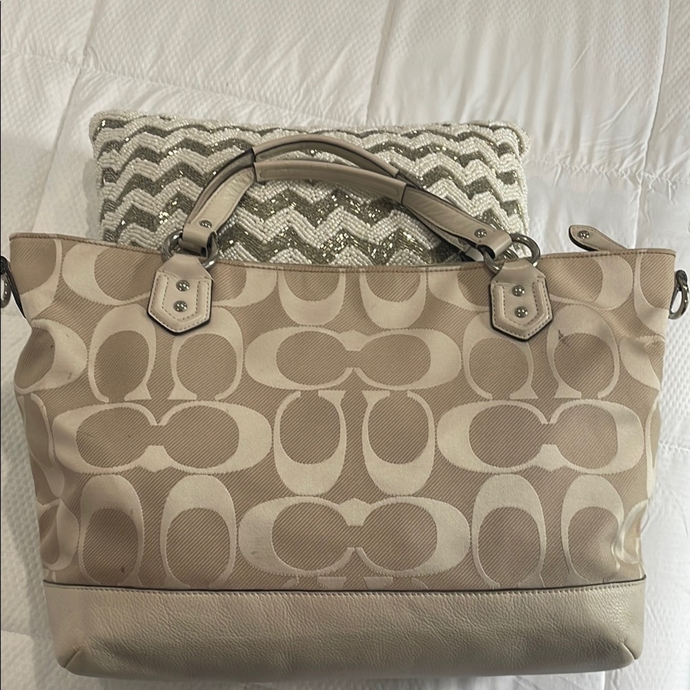 Coach Cream Tote Bag with Leather Trim - Picture 3 of 16